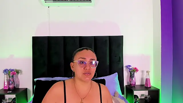 scarlet  ray  online show from 03/18/26, 10:51