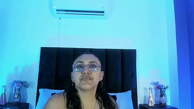 scarlet  ray  online show from 04/10/26, 11:04