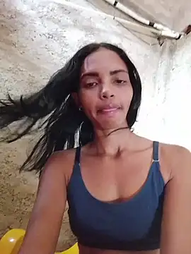 Snapshot of valentina_gomez1 chatting on 08/05/26, 01:03 valentina gomez1 online show from 08/05/26, 01:03