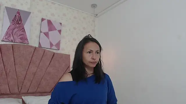 Snapshot of Nina_Moom chatting on 02/24/26, 02:15 Nina Moom online show from 02/24/26, 02:15