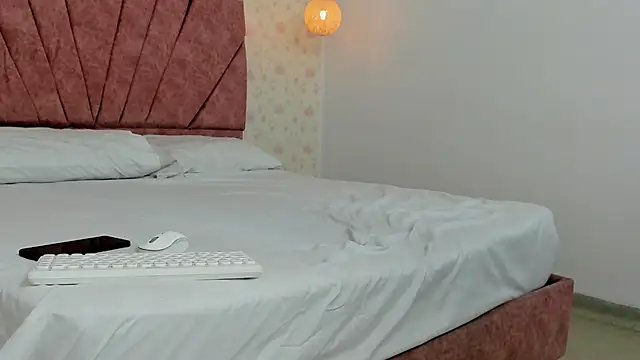 Snapshot of Nina_Moom chatting on 02/28/26, 12:28 Nina Moom online show from 02/28/26, 12:28