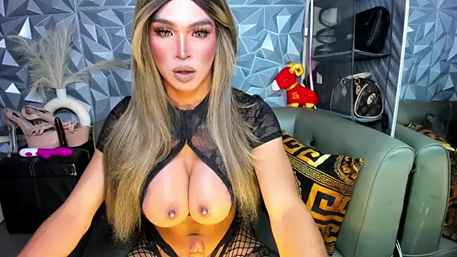 10inDominant Ayesha online show from 03/15/26, 08:15