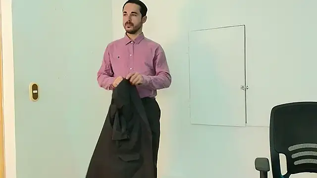 Adams Sanz online show from 06/18/26, 07:18