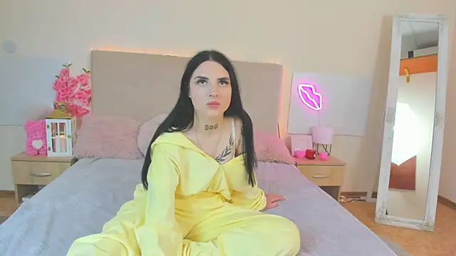 TiffanyHhot online show from 04/01/26, 01:41