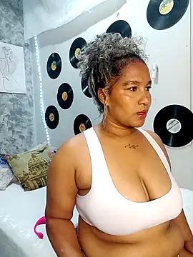 medusafox  online show from 03/19/26, 04:49