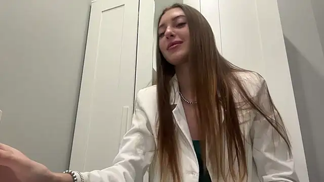 selena favn online show from 03/17/26, 03:11