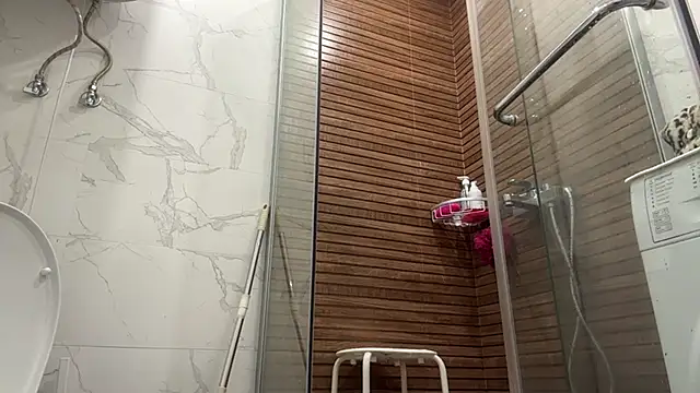 selena favn online show from 04/01/26, 01:39