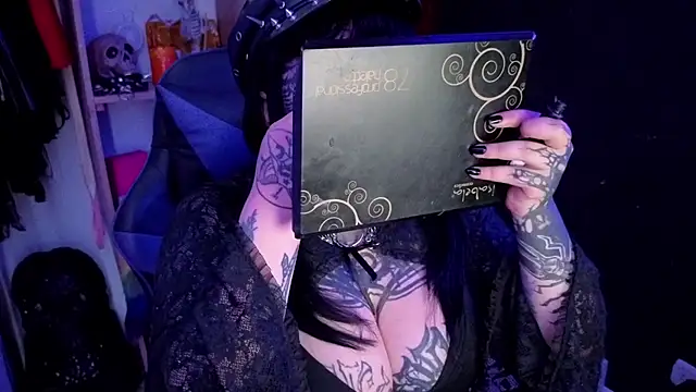 Snapshot of aradia_66 chatting on 03/13/26, 03:02 aradia 66 online show from 03/13/26, 03:02