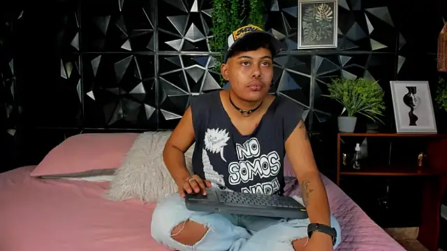 Noha  scott online show from 04/04/26, 01:41