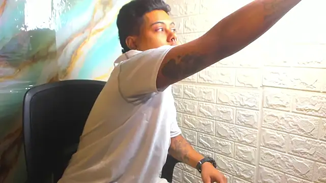 Noha  scott online show from 04/18/26, 02:54