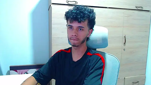 Snapshot of axeldarkk chatting on 02/23/26, 11:24 axeldarkk online show from 02/23/26, 11:24