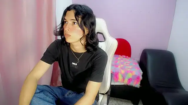 Snapshot of Larry_craft chatting on 02/25/26, 08:18 Larry craft online show from 02/25/26, 08:18