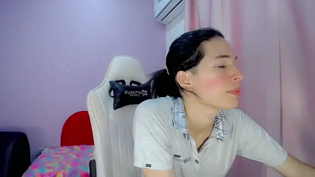 Snapshot of Larry_craft chatting on 03/03/26, 08:04 Larry craft online show from 03/03/26, 08:04