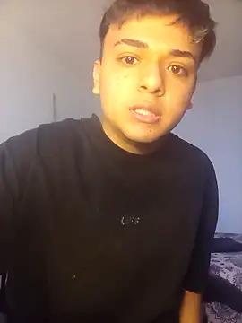 Snapshot of WillowPill5 chatting on 03/01/26, 04:42 WillowPill5 online show from 03/01/26, 04:42