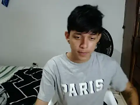 cute jisus online show from 04/21/26, 04:08