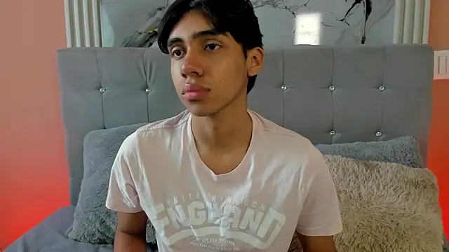 Snapshot of Eros_Lux chatting on 05/09/26, 12:32 Eros Lux online show from 05/09/26, 12:32