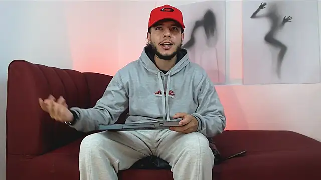 Snapshot of luxesmith chatting on 03/03/26, 11:21 luxesmith online show from 03/03/26, 11:21