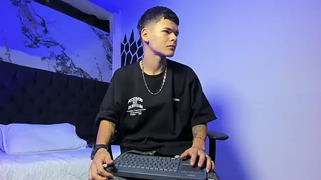 DylanRoyce  online show from 03/11/26, 12:44