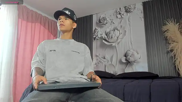 DylanRoyce  online show from 03/23/26, 12:20