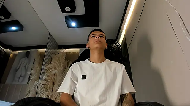 DylanRoyce  online show from 04/04/26, 12:13