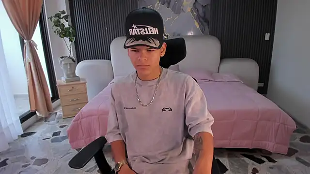 DylanRoyce  online show from 04/27/26, 12:58
