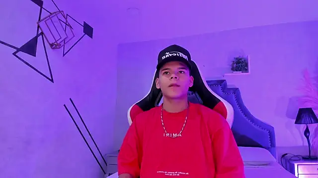 DylanRoyce  online show from 06/02/26, 01:13
