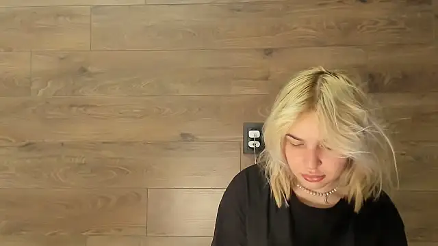 AmmyLuu online show from 06/14/26, 10:17