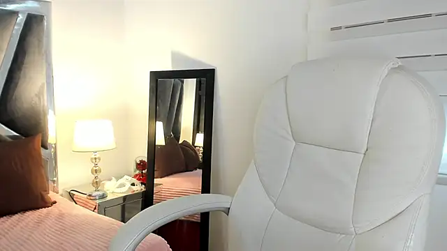 Snapshot of curvy_samantta chatting on 03/03/26, 07:53 curvy samantta online show from 03/03/26, 07:53