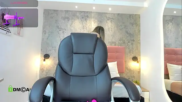Snapshot of RomaBellanova chatting on 05/14/26, 07:31 RomaBellanova online show from 05/14/26, 07:31