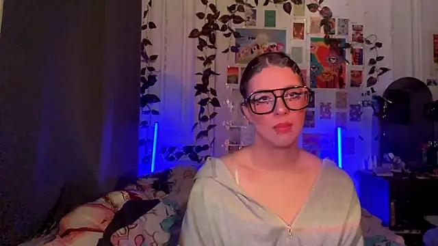 Snapshot of moonvampiq chatting on 02/27/26, 08:09 moonvampiq online show from 02/27/26, 08:09