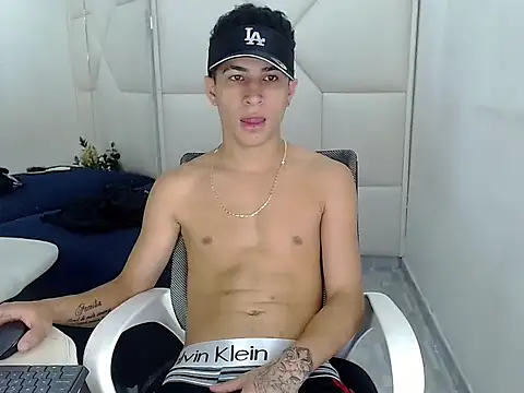 Hollmanhot online show from 03/05/26, 02:07