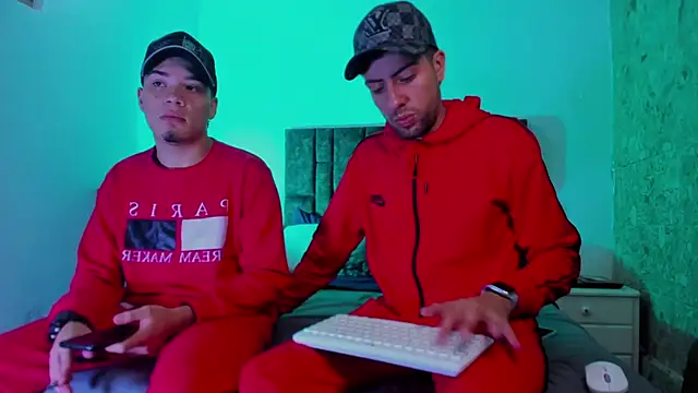 alex and christhoper online show from 04/15/26, 02:07