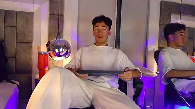 Austin Reedss online show from 04/18/26, 01:37