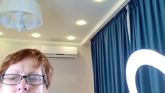 Snapshot of LioraWeiss chatting on 03/01/26, 06:59 LioraWeiss online show from 03/01/26, 06:59