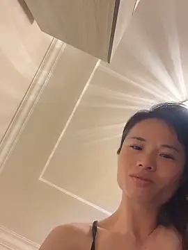 Snapshot of Mia-lp chatting on 03/03/26, 10:43 Mia-lp online show from 03/03/26, 10:43