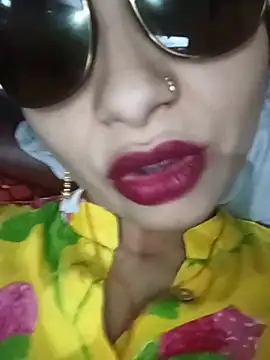 Snapshot of Rashmika_Mandana chatting on 05/18/26, 02:40 Rashmika Mandana online show from 05/18/26, 02:40