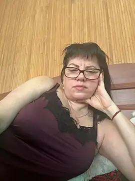 expensive lady online show from 04/13/26, 07:25