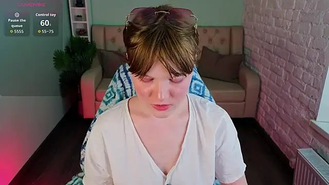  DreamLuna1  online show from 04/21/26, 01:50