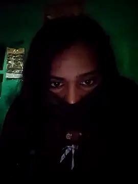 Snapshot of Poonam_bhoji chatting on 03/04/26, 12:00 Poonam bhoji online show from 03/04/26, 12:00