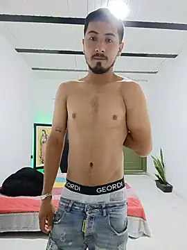 Santiag0122  online show from 05/25/26, 04:29