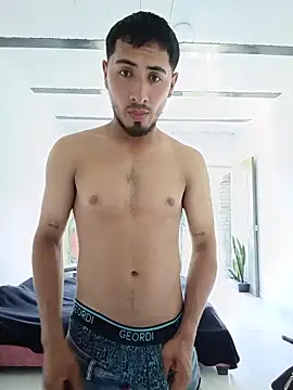Santiag0122  online show from 06/11/26, 07:34