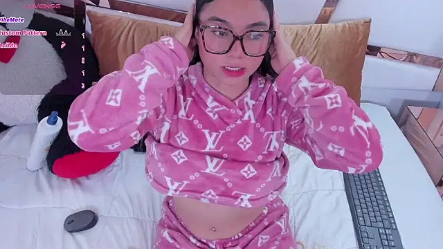 shelseanova online show from 04/14/26, 03:56