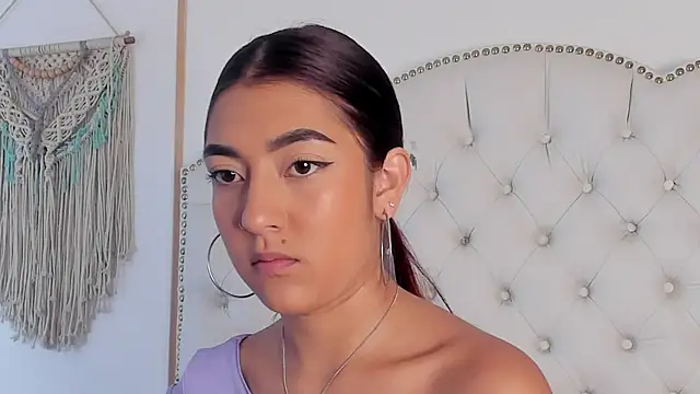 Snapshot of Sara_funy chatting on 02/26/26, 01:10 Sara funy online show from 02/26/26, 01:10