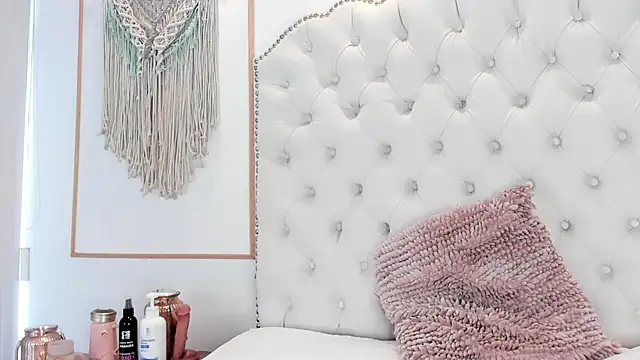 Sara funy online show from 03/12/26, 12:33