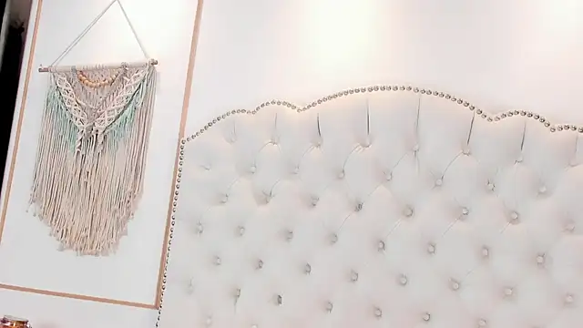 Sara funy online show from 03/31/26, 11:10