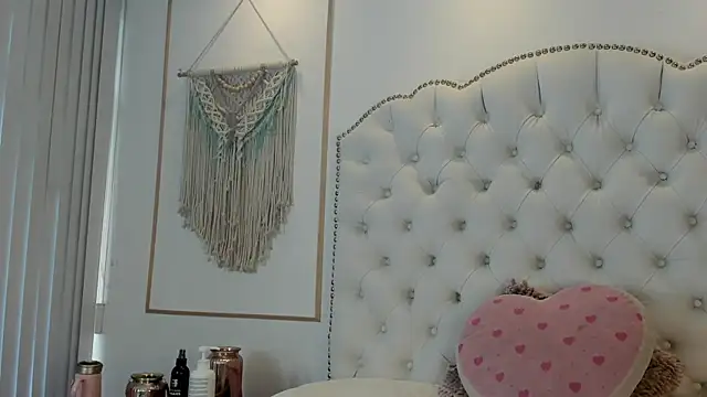 Sara funy online show from 06/04/26, 11:38