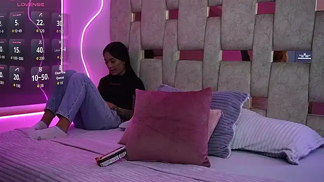 liasuaza online show from 03/12/26, 12:22