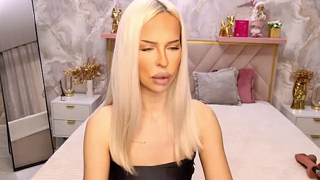 EvaXElfi online show from 04/19/26, 12:22