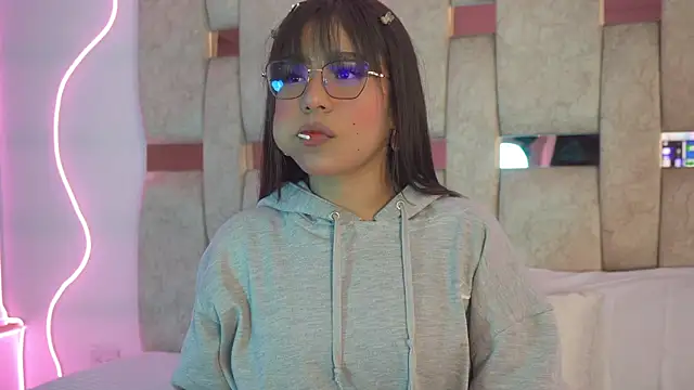 Petitte Mussa online show from 03/31/26, 03:41