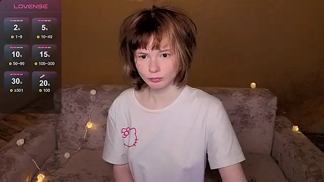 Snapshot of MikassaBowl chatting on 02/25/26, 01:43 MikassaBowl online show from 02/25/26, 01:43